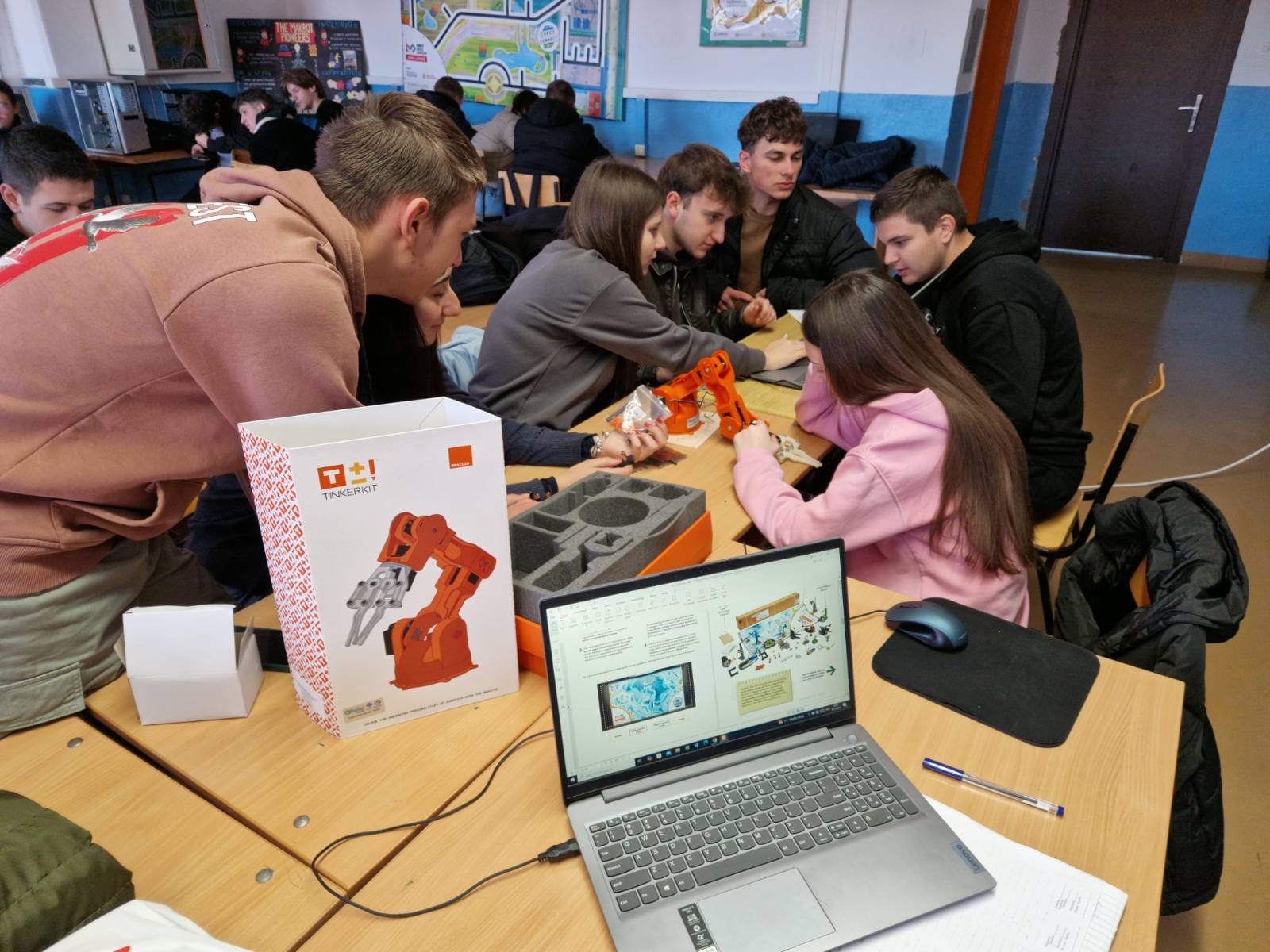 Предизвиците се она што го прави животот интересен, а нивното надминување е она што го прави животот значаен“. – Џошуа Ј. Марин-